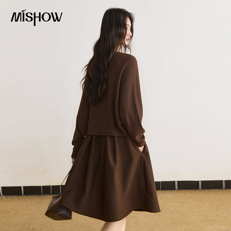 طقم ملابس نسائية من MISHOW لخر - مراجعة Embellish Knit وسعره