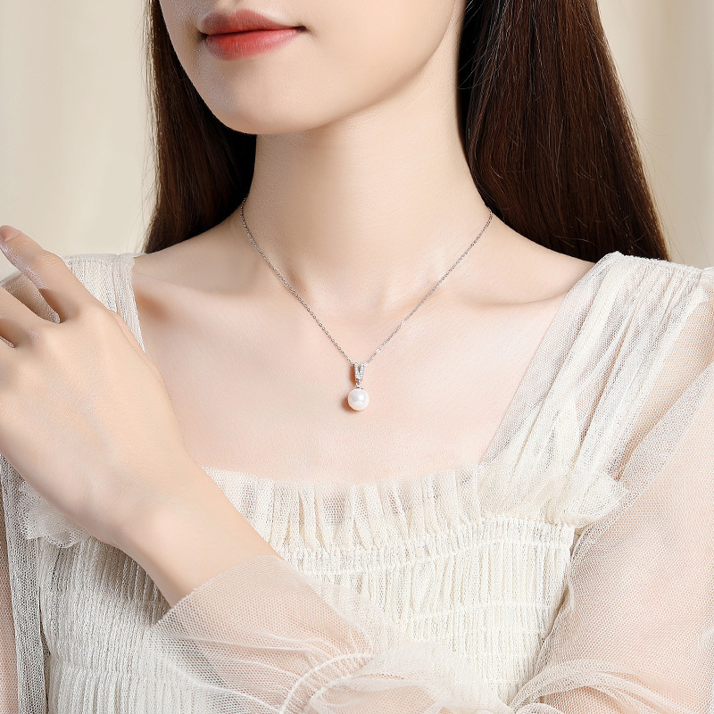 قلادة من الفضة الإسترليني عيار - مراجعة Pearl Trim Chain وسعره