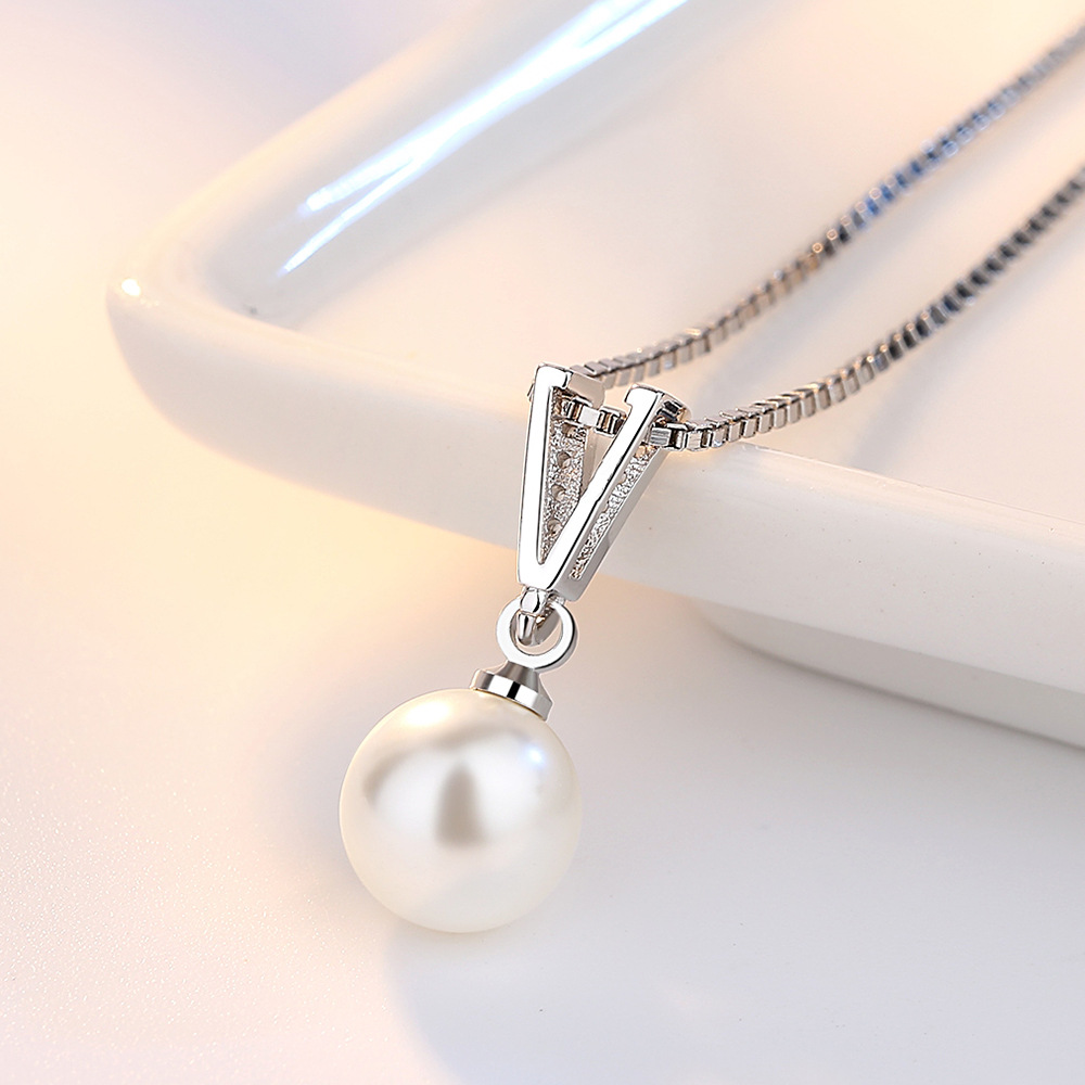 قلادة من الفضة الإسترليني عيار - مراجعة Pearl Trim Chain وسعره