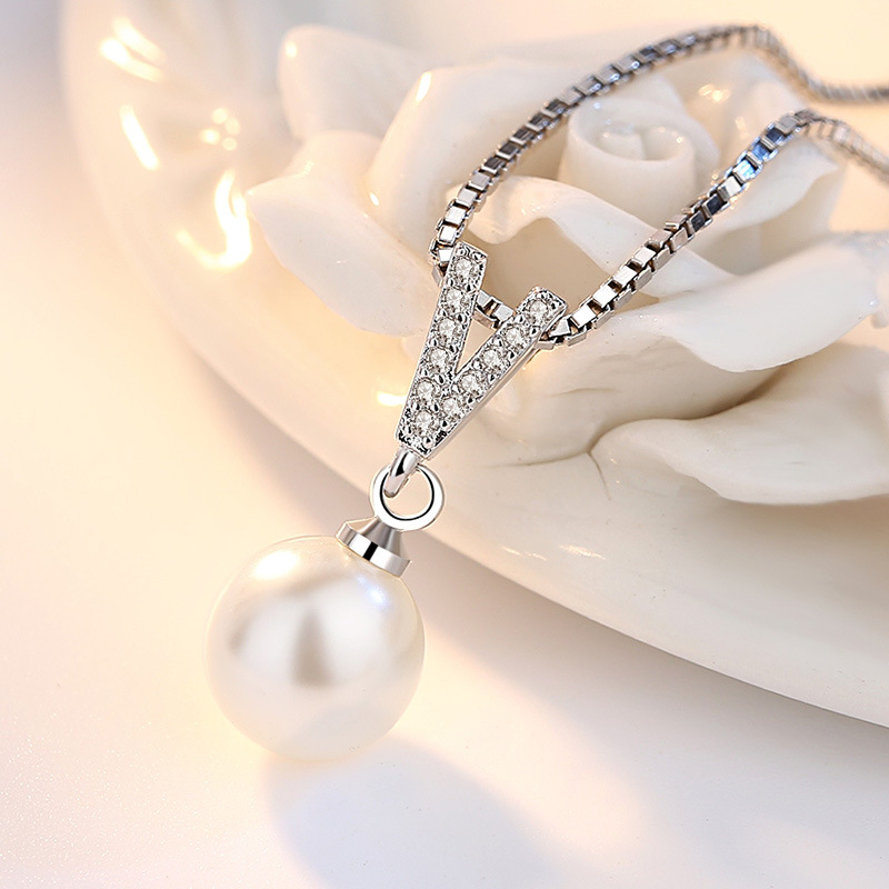 قلادة من الفضة الإسترليني عيار - مراجعة Pearl Trim Chain وسعره
